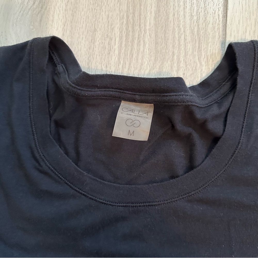Calla black solid tshirt medium. Excellent condition - Picture 3 of 5